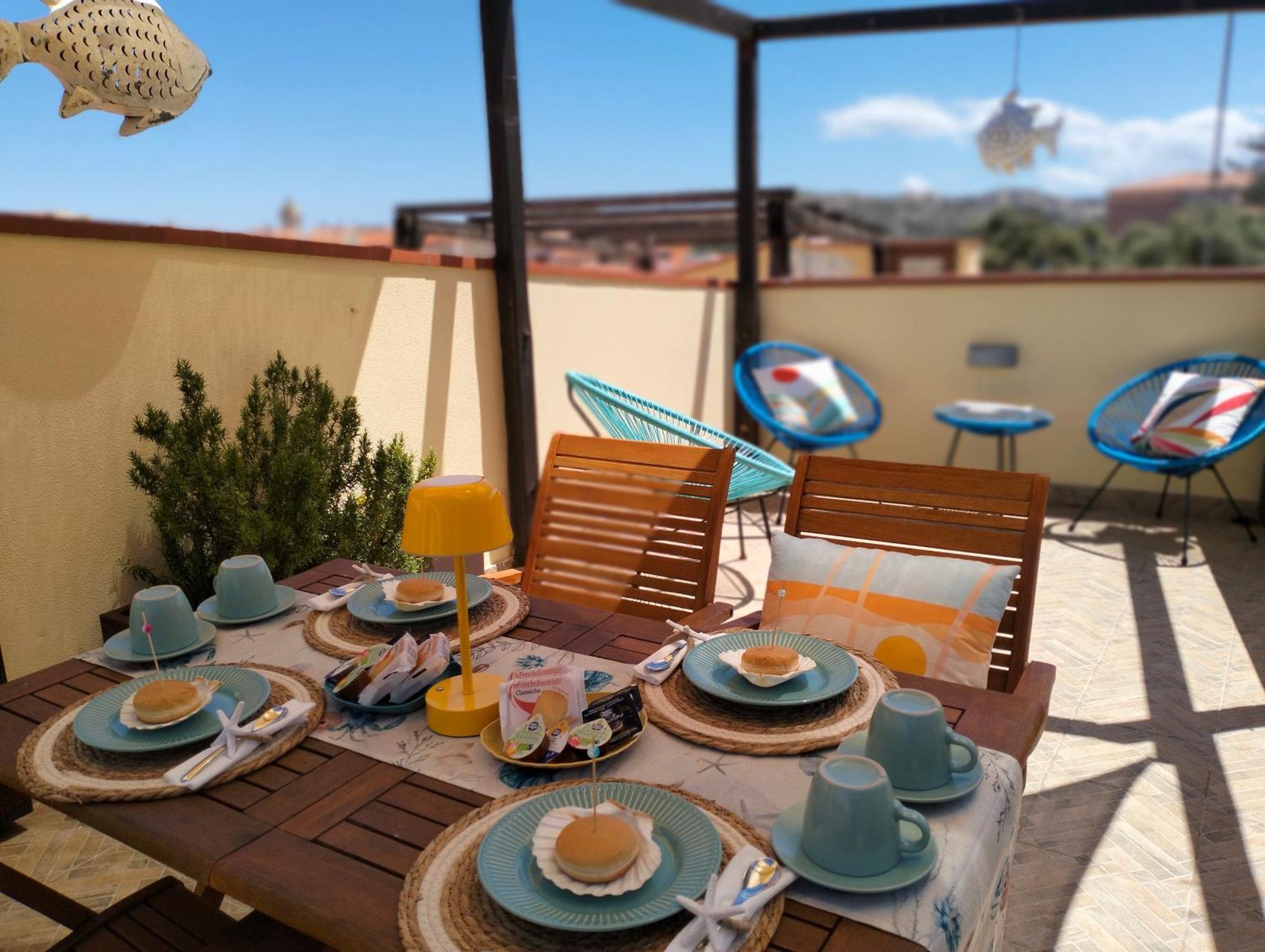 Appartamento La Terrazza - Localita Cala Gavetta Ла Мадалена Екстериор снимка